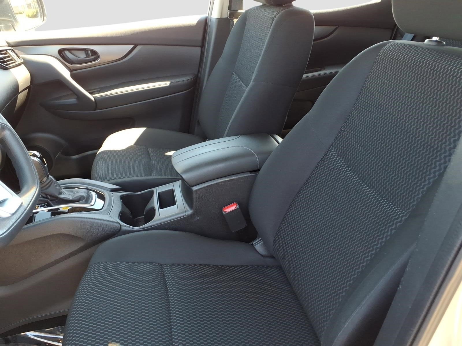 Used 2022 Nissan Rogue Sport S image 16