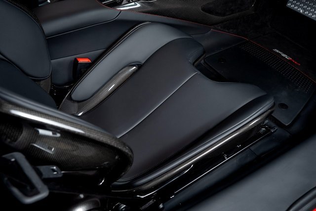 Used 2024 Ferrari SF90 Spider image 51