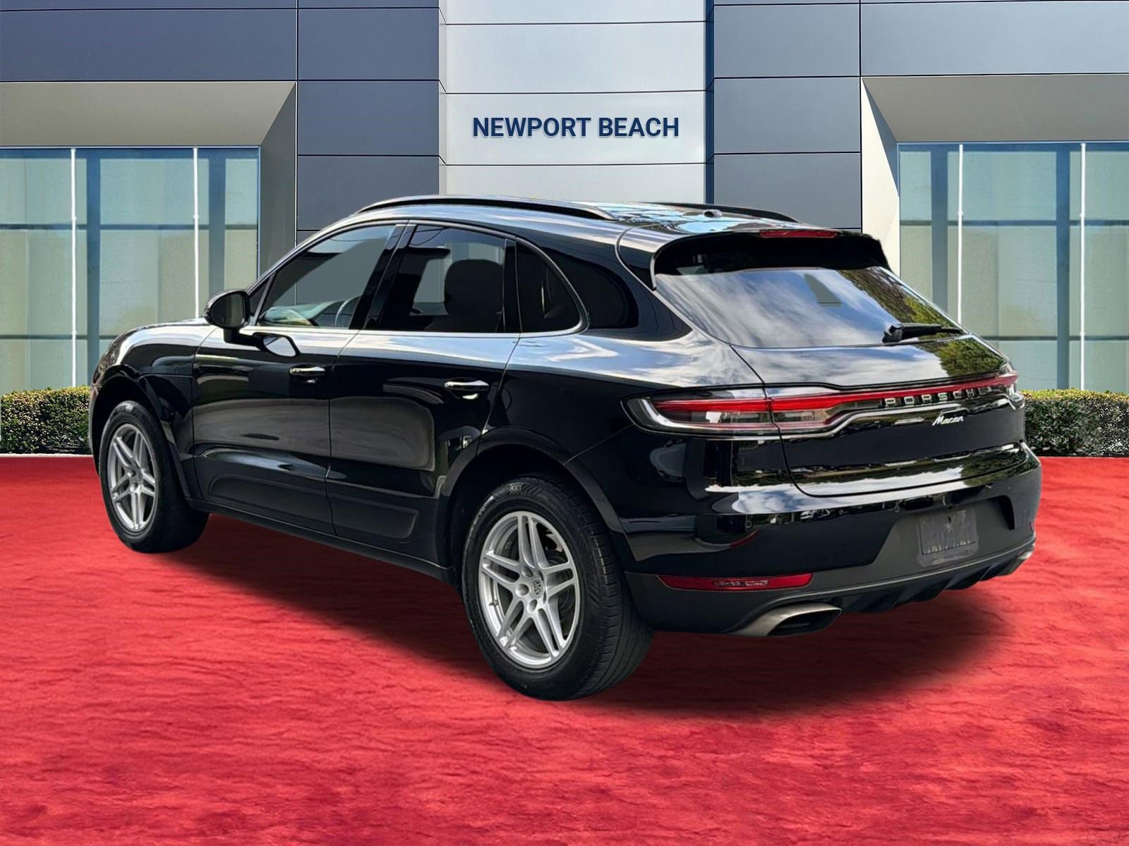 Used 2020 Porsche Macan AWD/4WD image 3