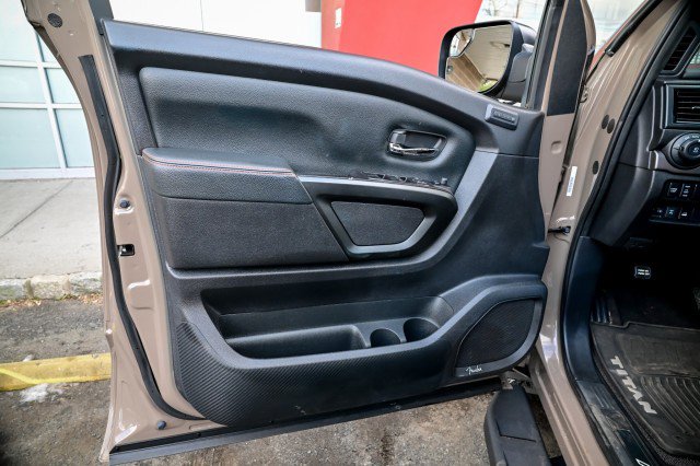 Used 2021 Nissan Titan PRO-4X w/ Pro-4x Convenience Package image 15