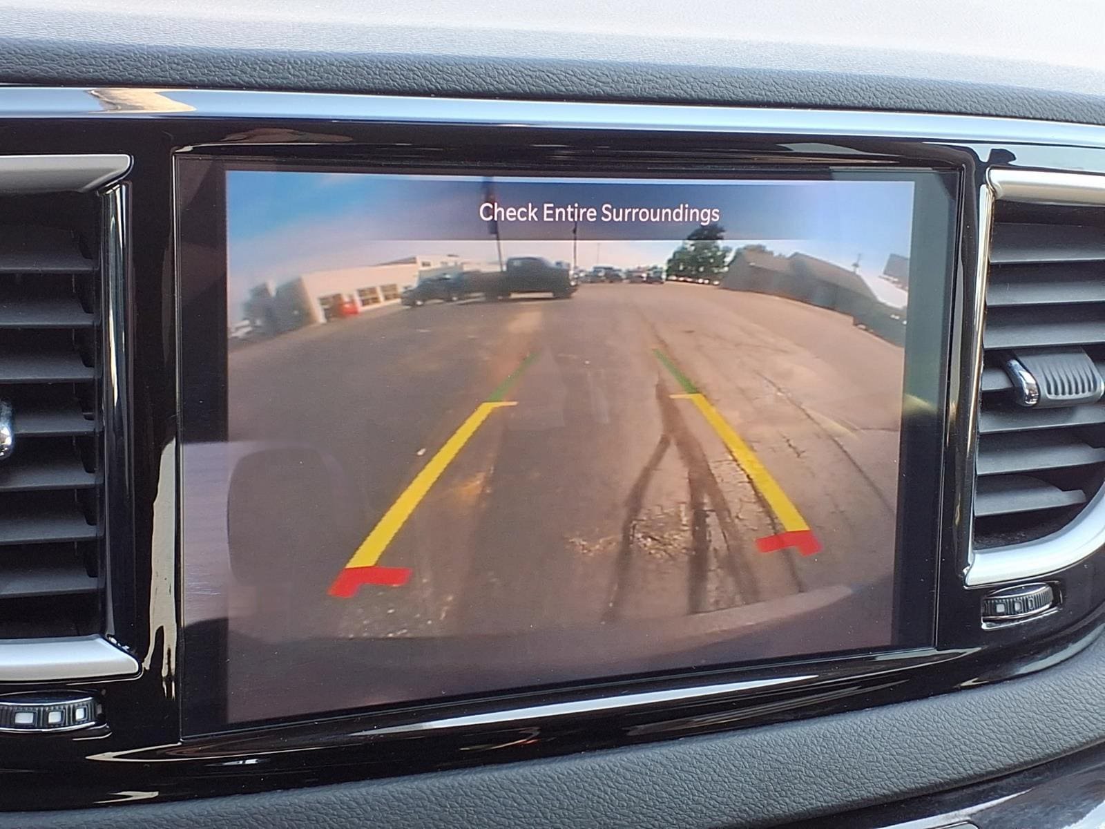 Used 2023 Chrysler Pacifica Touring-L FWD image 25
