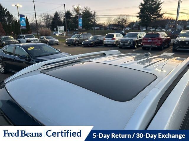 Used 2023 Hyundai Venue SEL image 4