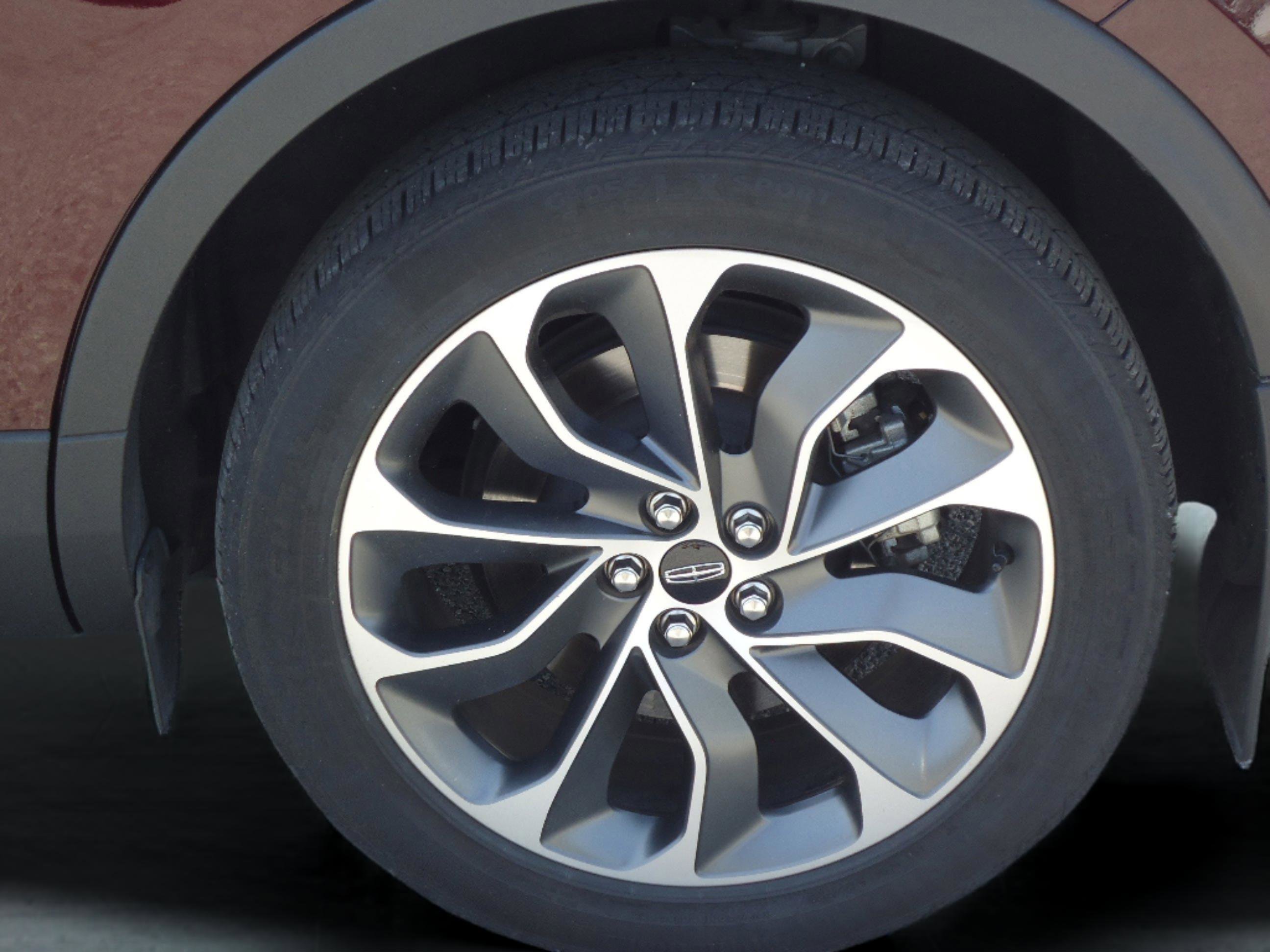 Used 2023 Lincoln Nautilus Reserve w/ Equipment Group 201A image 9