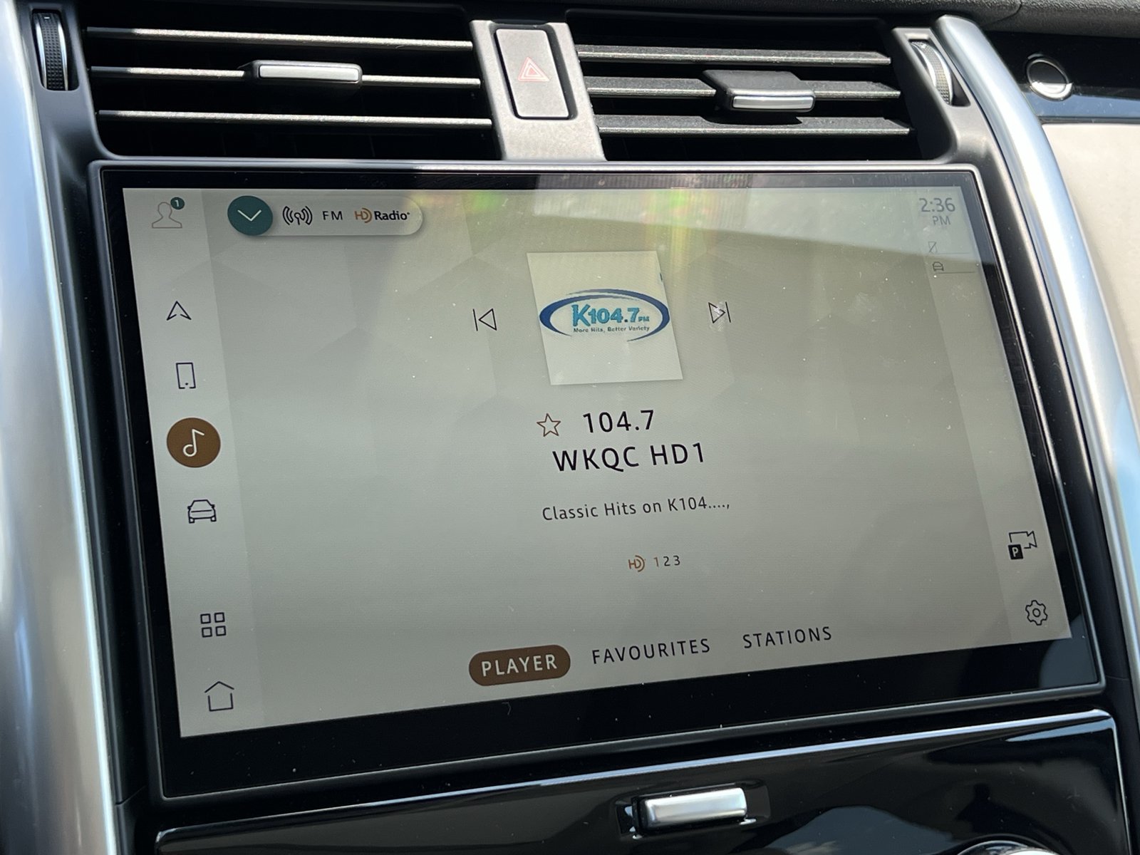 Used 2024 Land Rover Discovery S AWD/4WD image 23