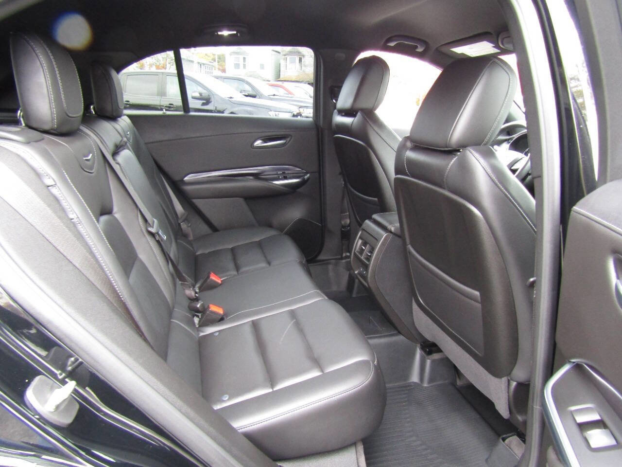 Used 2022 Cadillac XT4 Luxury image 25