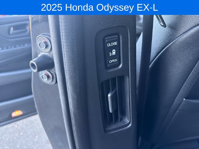 Used 2025 Honda Odyssey EX-L image 30