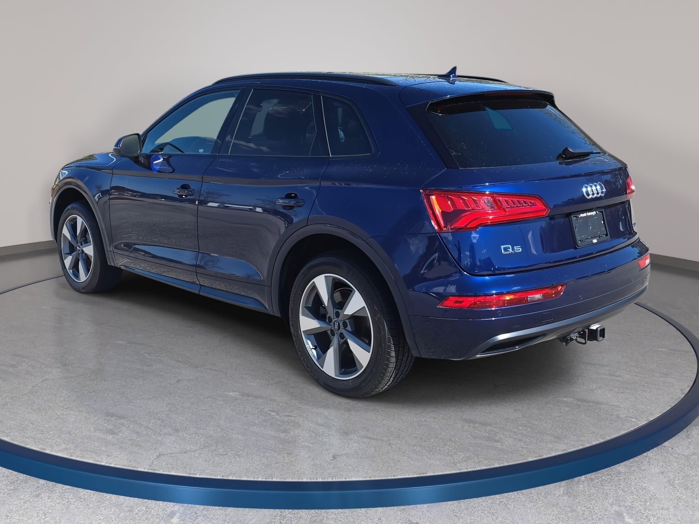 Used 2020 Audi Q5 2.0T Premium w/ Titanium Sport Package image 6