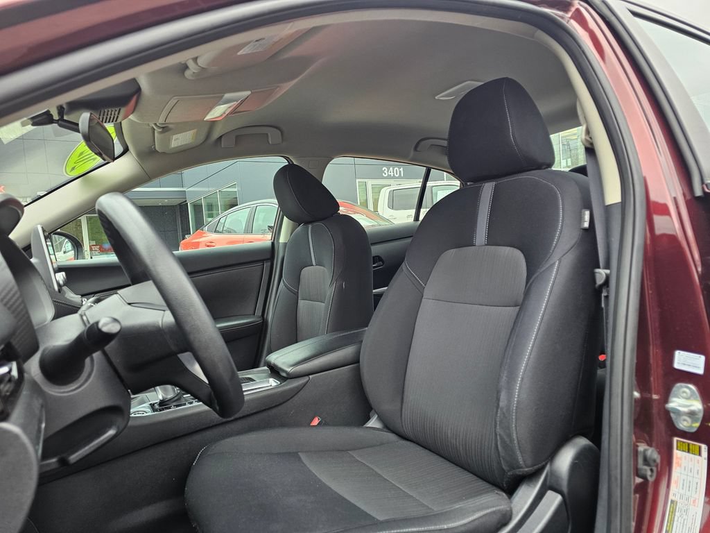 Used 2024 Nissan Sentra SV FWD image 18
