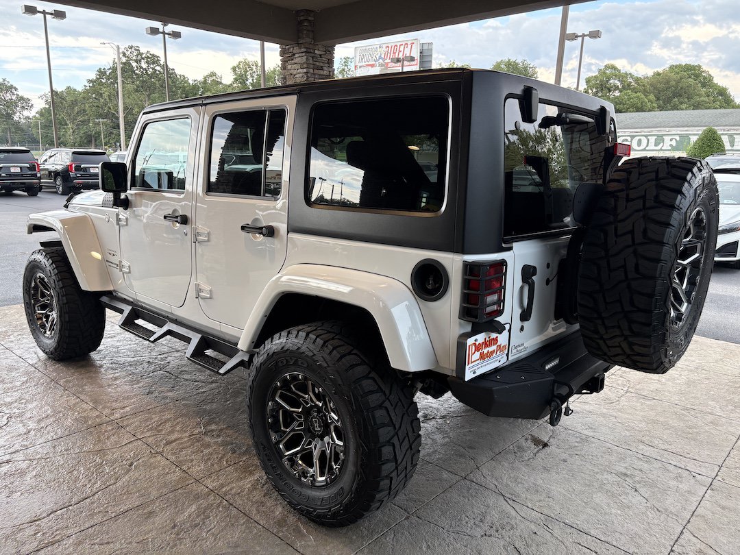 Used 2018 Jeep Wrangler Unlimited Sahara w/ Connectivity Group AWD/4WD image 8