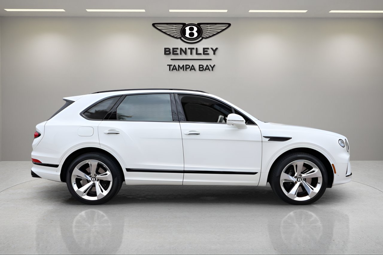 Used 2024 Bentley Bentayga AWD/4WD image 8