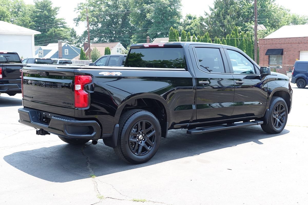 Used 2024 Chevrolet Silverado 1500 Custom AWD/4WD image 3
