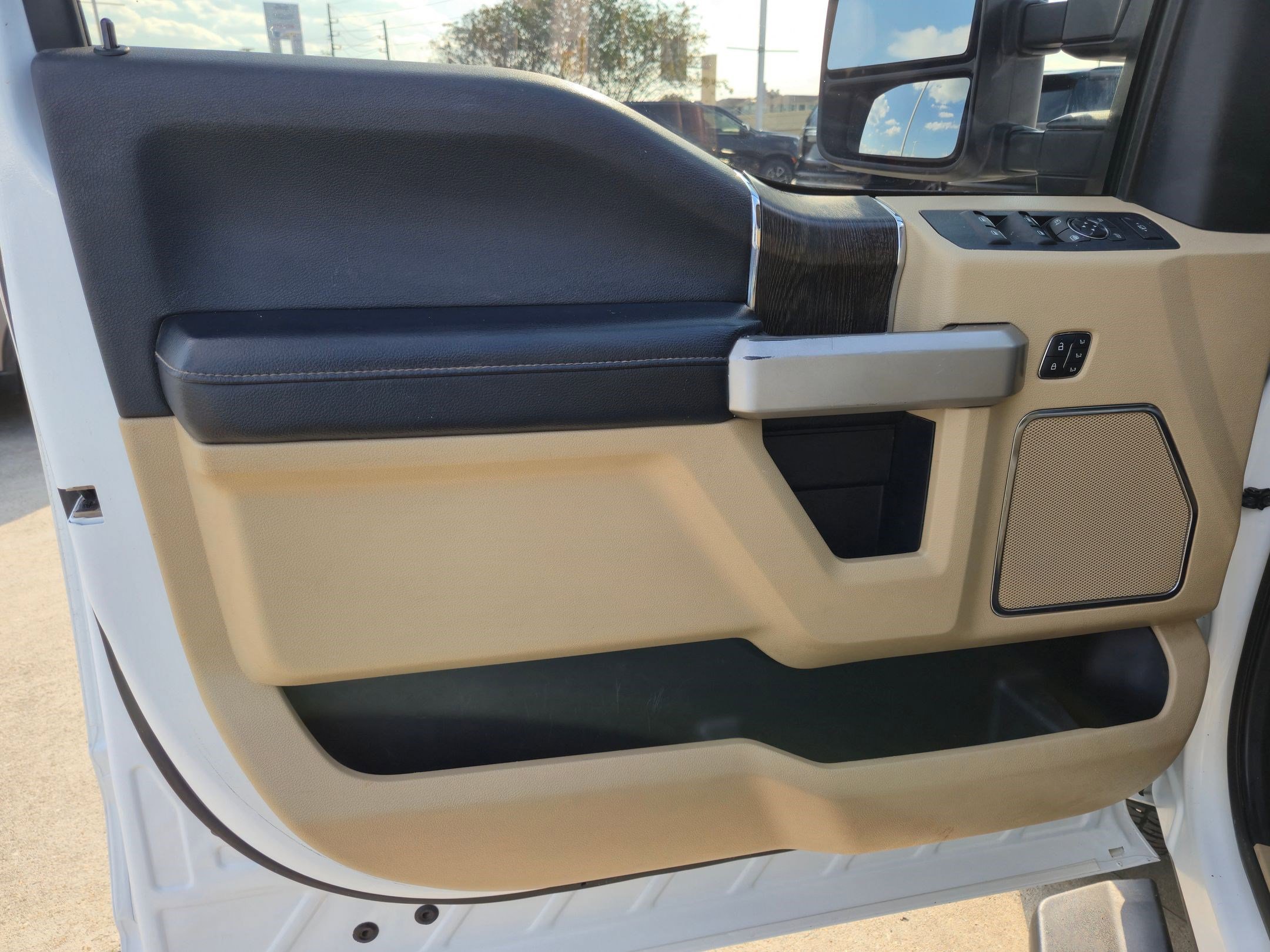 Used 2021 Ford F250 Lariat w/ Lariat Ultimate Package image 13