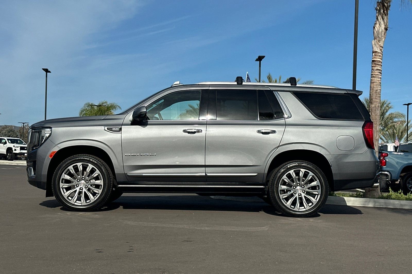 Used 2021 GMC Yukon Denali w/ Denali Ultimate Package AWD/4WD image 7