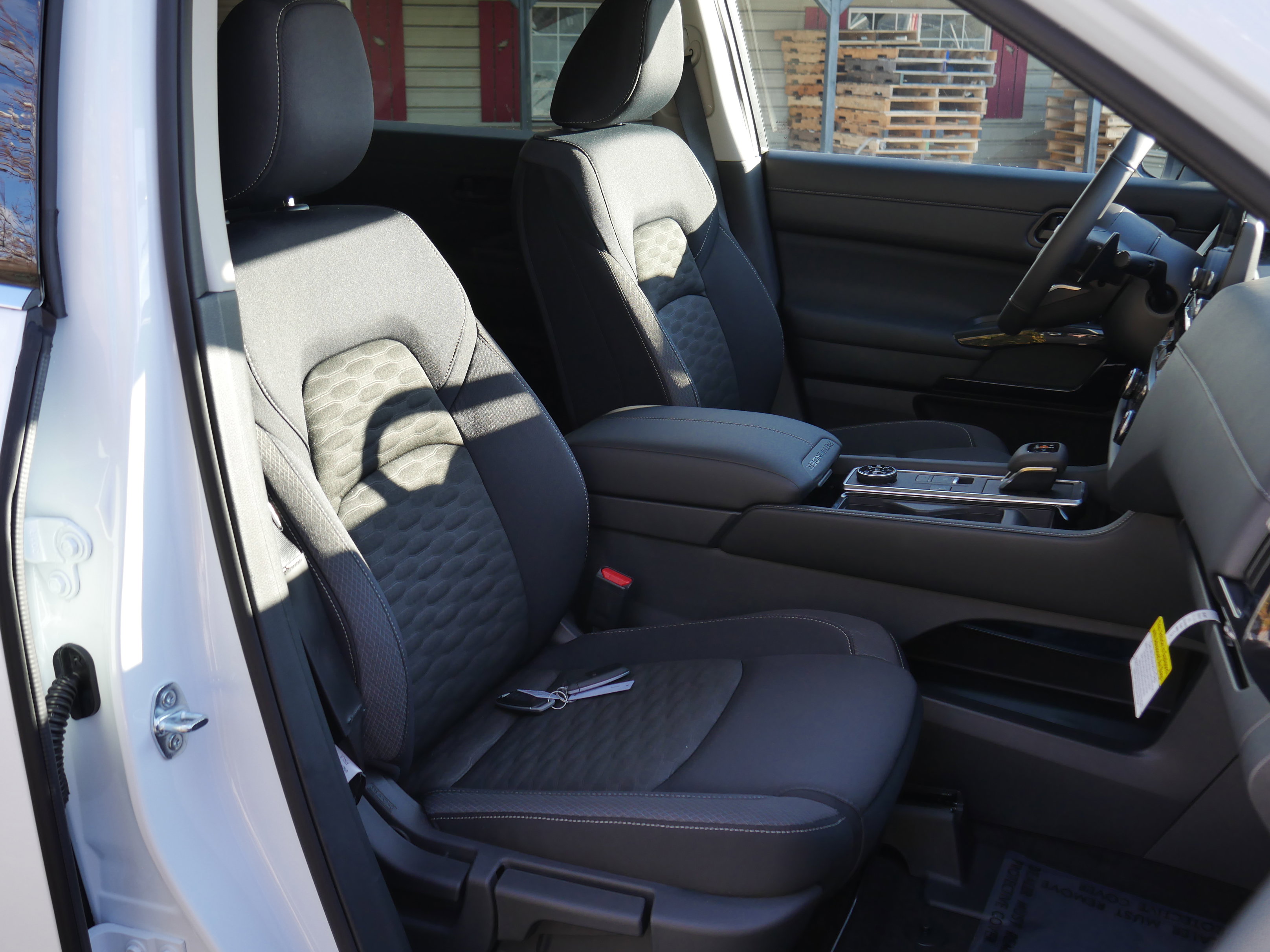 New 2025 Nissan Pathfinder SV image 25