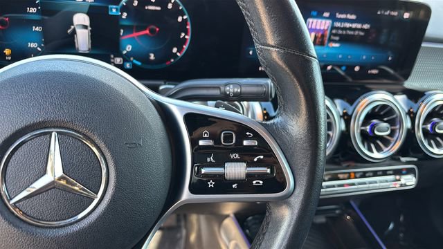 Used 2022 Mercedes-Benz GLB 250 GLB 250 image 24