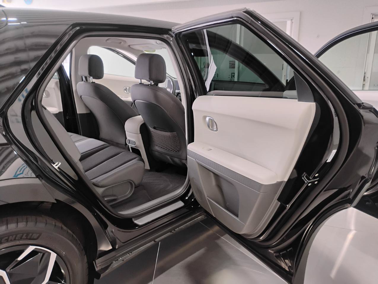 Used 2024 Hyundai Ioniq 5 SEL RWD image 47