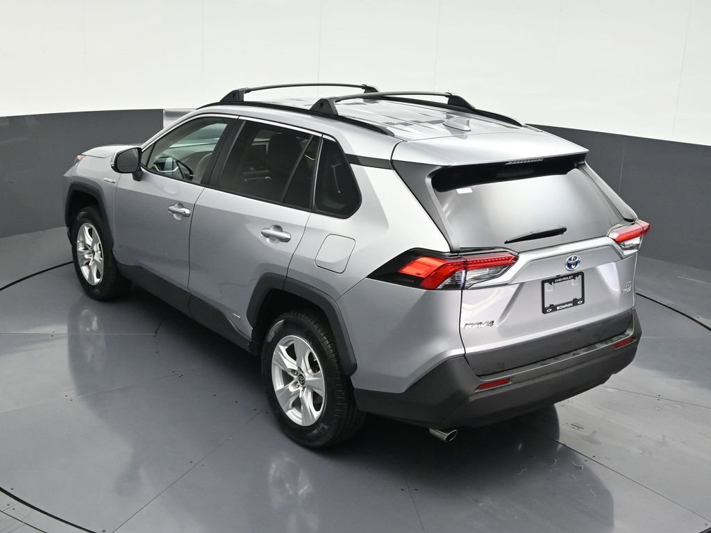 Used 2021 Toyota RAV4 LE image 18