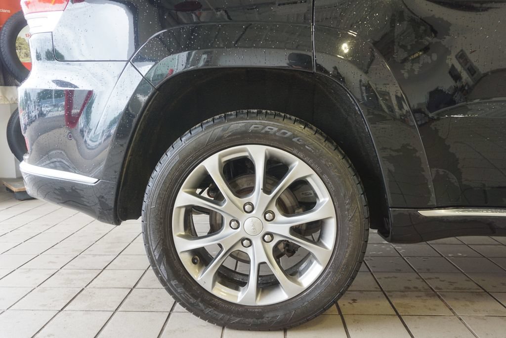 Used 2019 Jeep Grand Cherokee Summit w/ Platinum Series Group AWD/4WD image 33