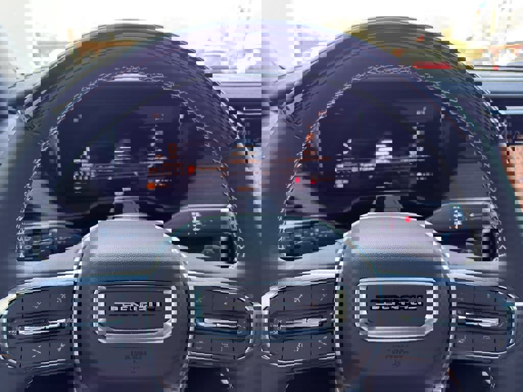 Used 2025 GMC Acadia Denali w/ Super Cruise Package image 22