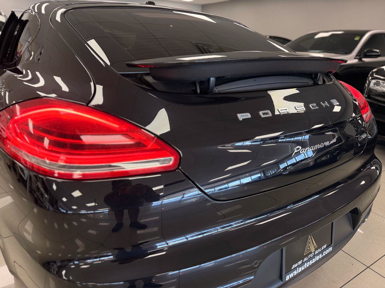 Used 2016 Porsche Panamera 4 AWD/4WD image 37