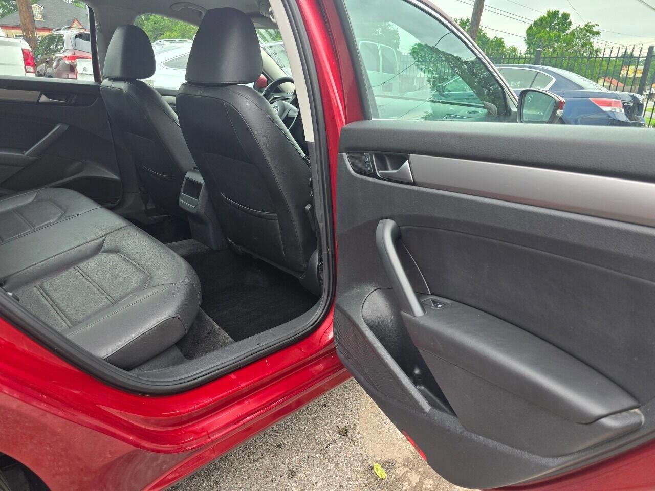 Used 2015 Volkswagen Passat 1.8T Limited Edition image 21