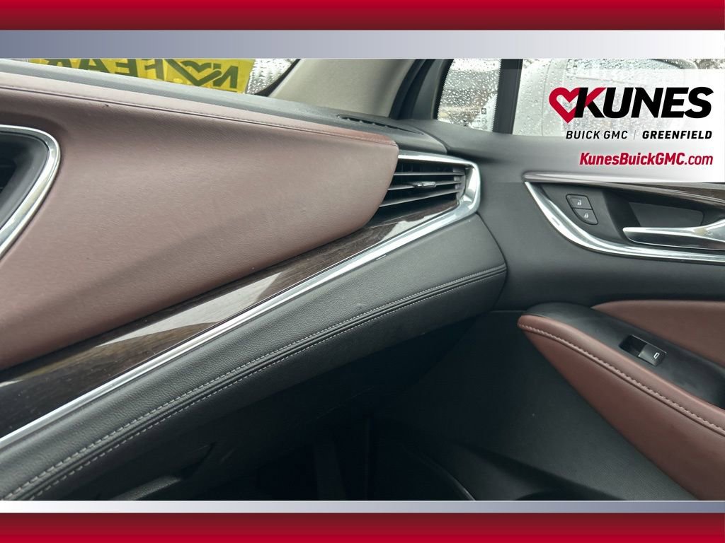 Used 2020 Buick Enclave Avenir w/ Avenir Technology Package image 22
