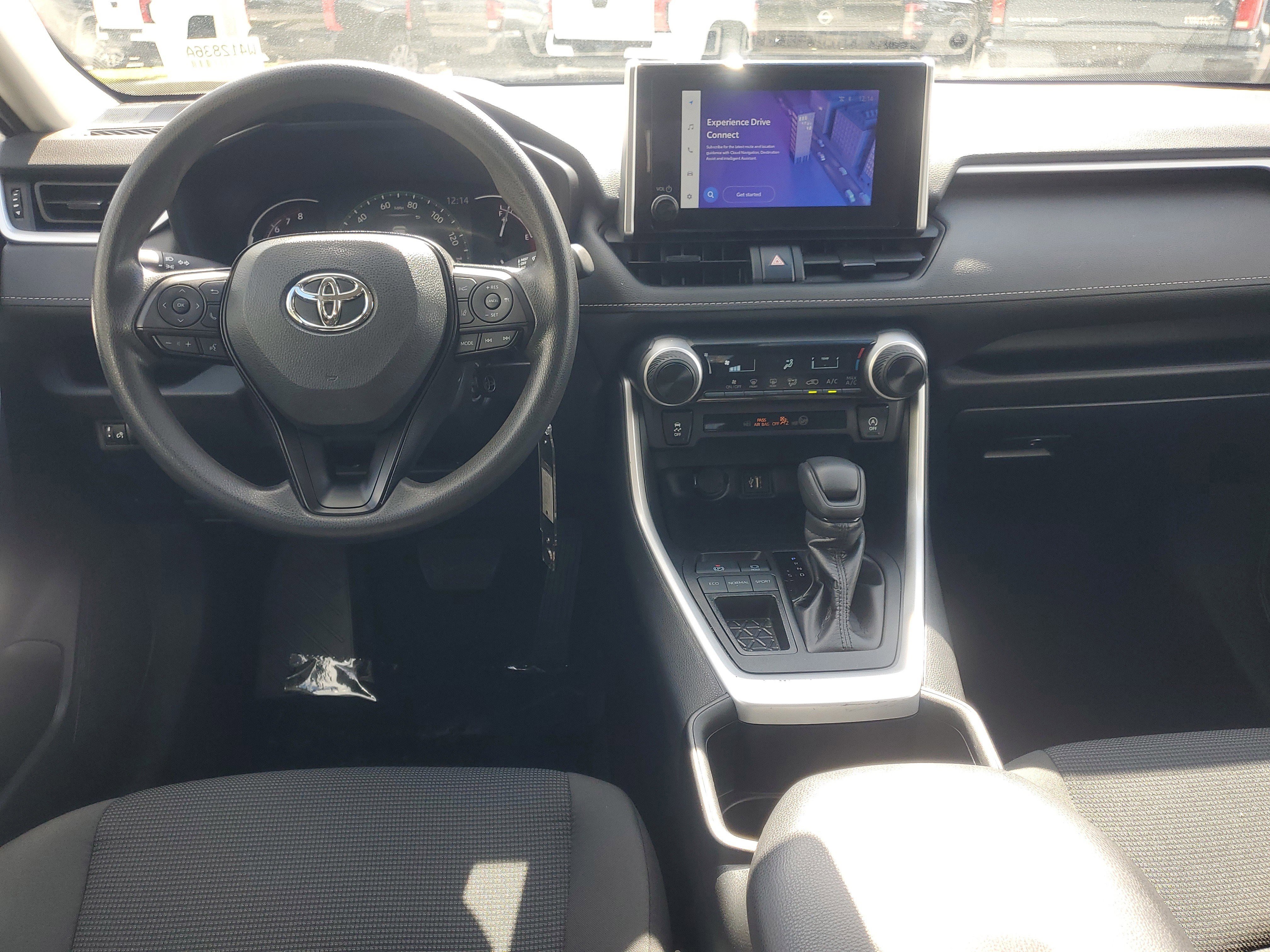 Used 2024 Toyota RAV4 LE image 10