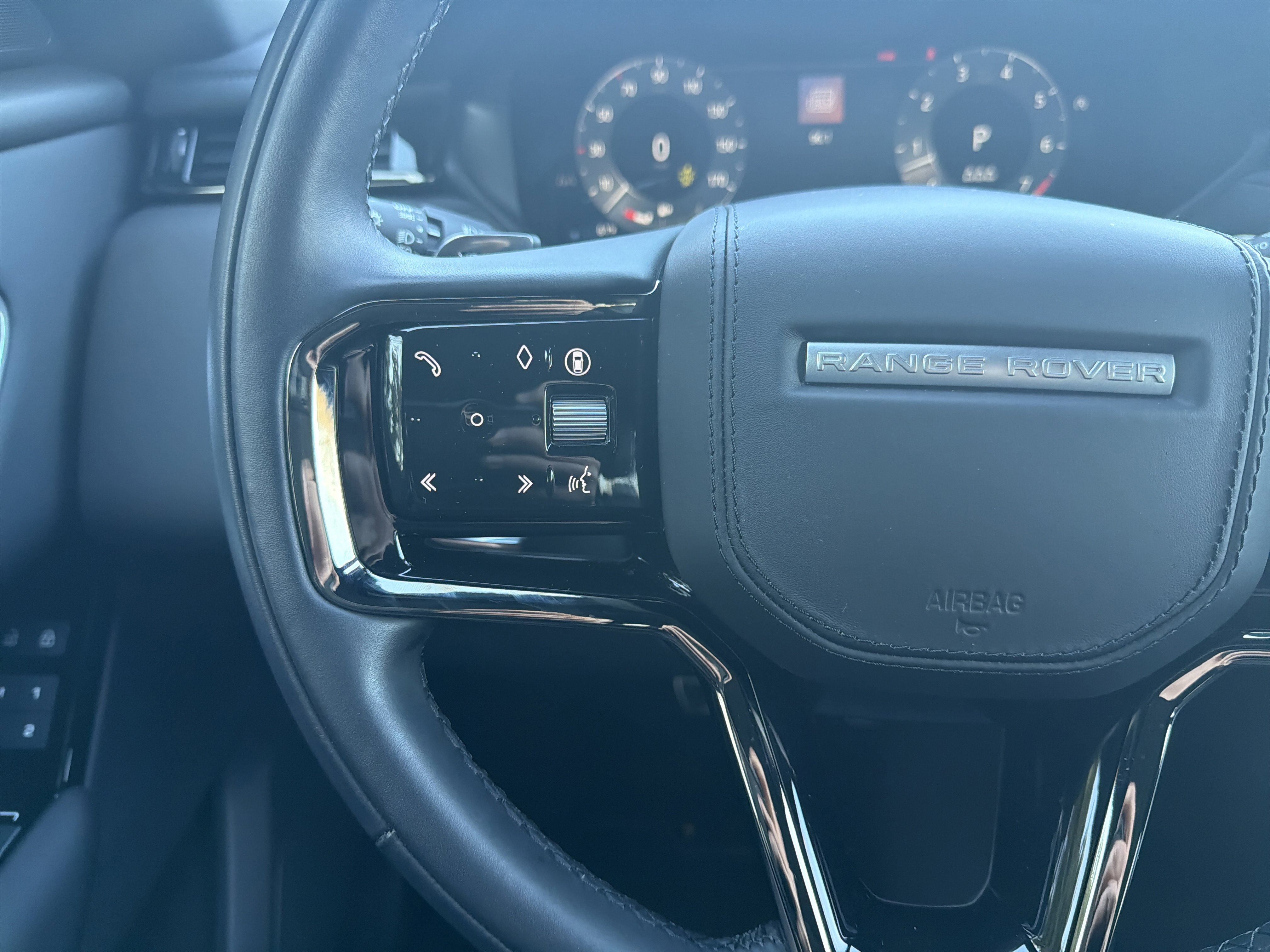 Used 2026 Land Rover Range Rover Velar Dynamic SE image 19