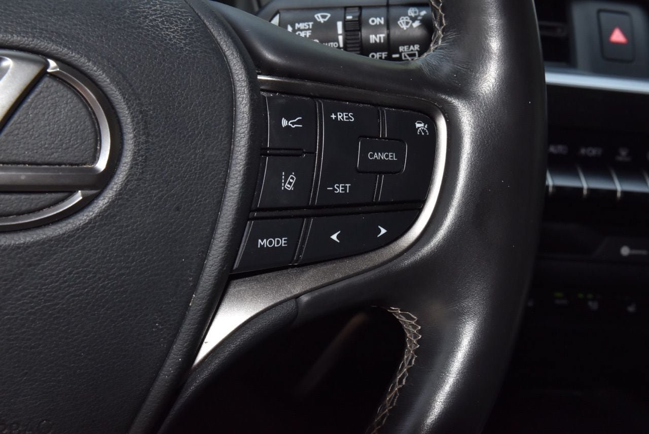 Used 2020 Lexus UX 200 w/ Premium Package FWD image 24