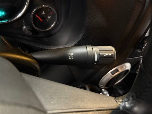 Used 2015 Jeep Wrangler Unlimited Sahara image 18