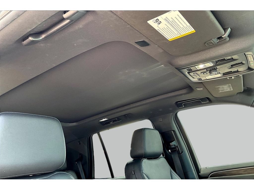 Used 2022 Chevrolet Tahoe Z71 w/ Luxury Package AWD/4WD image 28