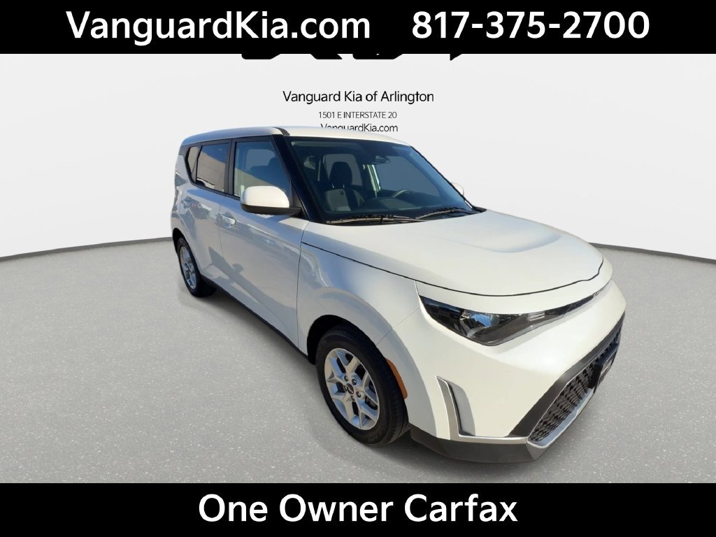 Certified 2025 Kia Soul LX w/ LX Technology Package FWD image 2