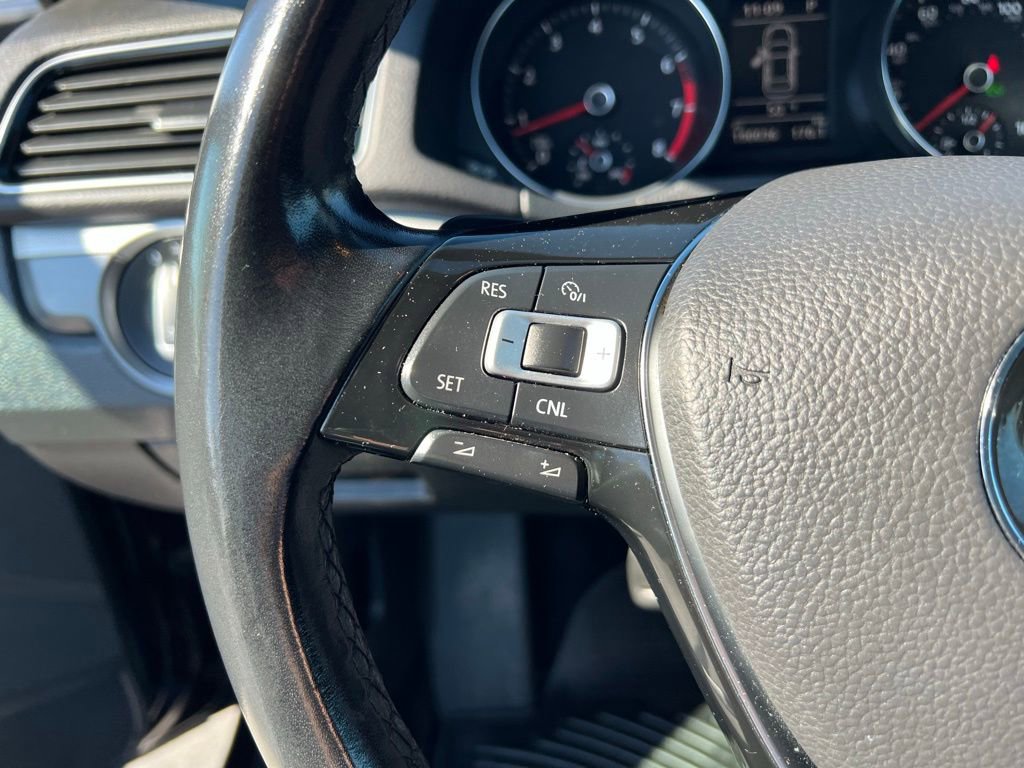 Used 2017 Volkswagen Passat 1.8T R-Line image 41