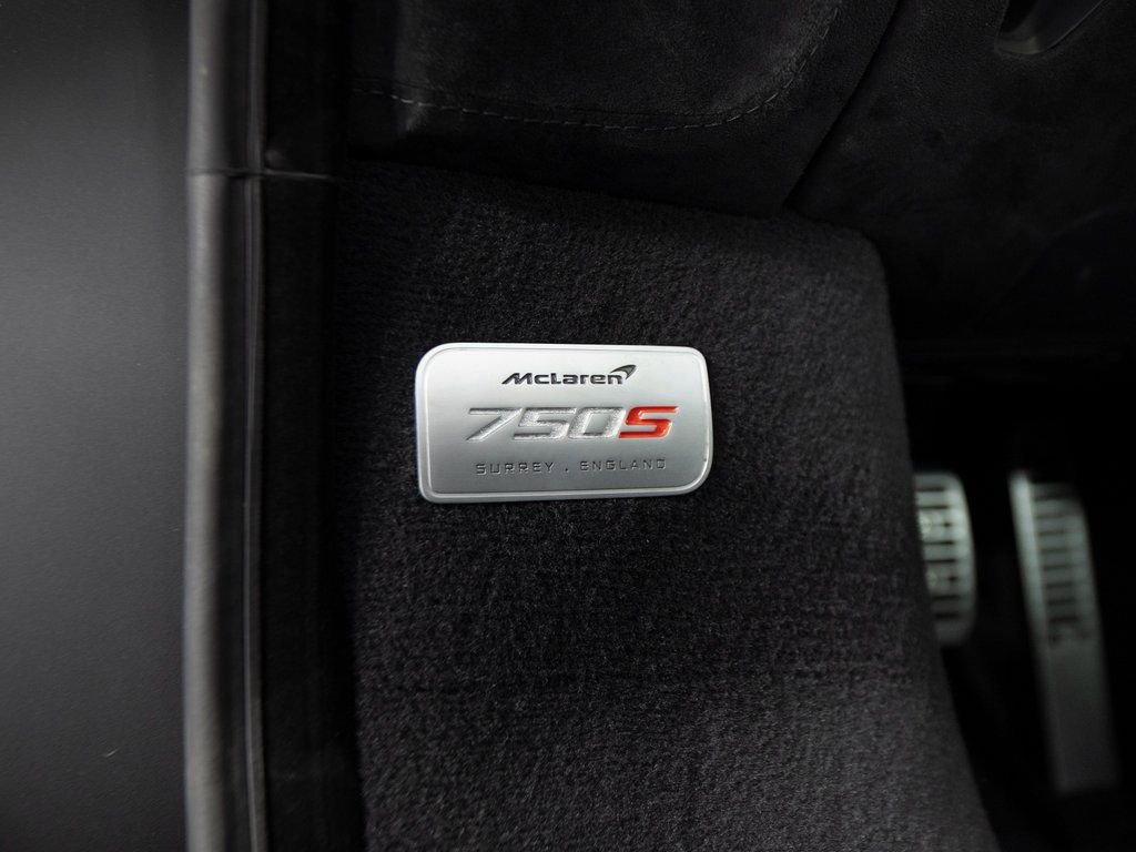 Used 2025 McLaren 750S image 29