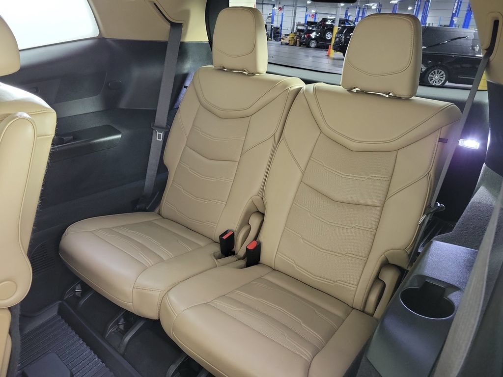 Certified 2024 Cadillac XT6 Premium Luxury w/ Platinum Package AWD/4WD image 12