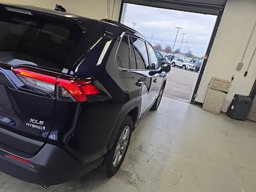 Used 2023 Toyota RAV4 XLE image 4