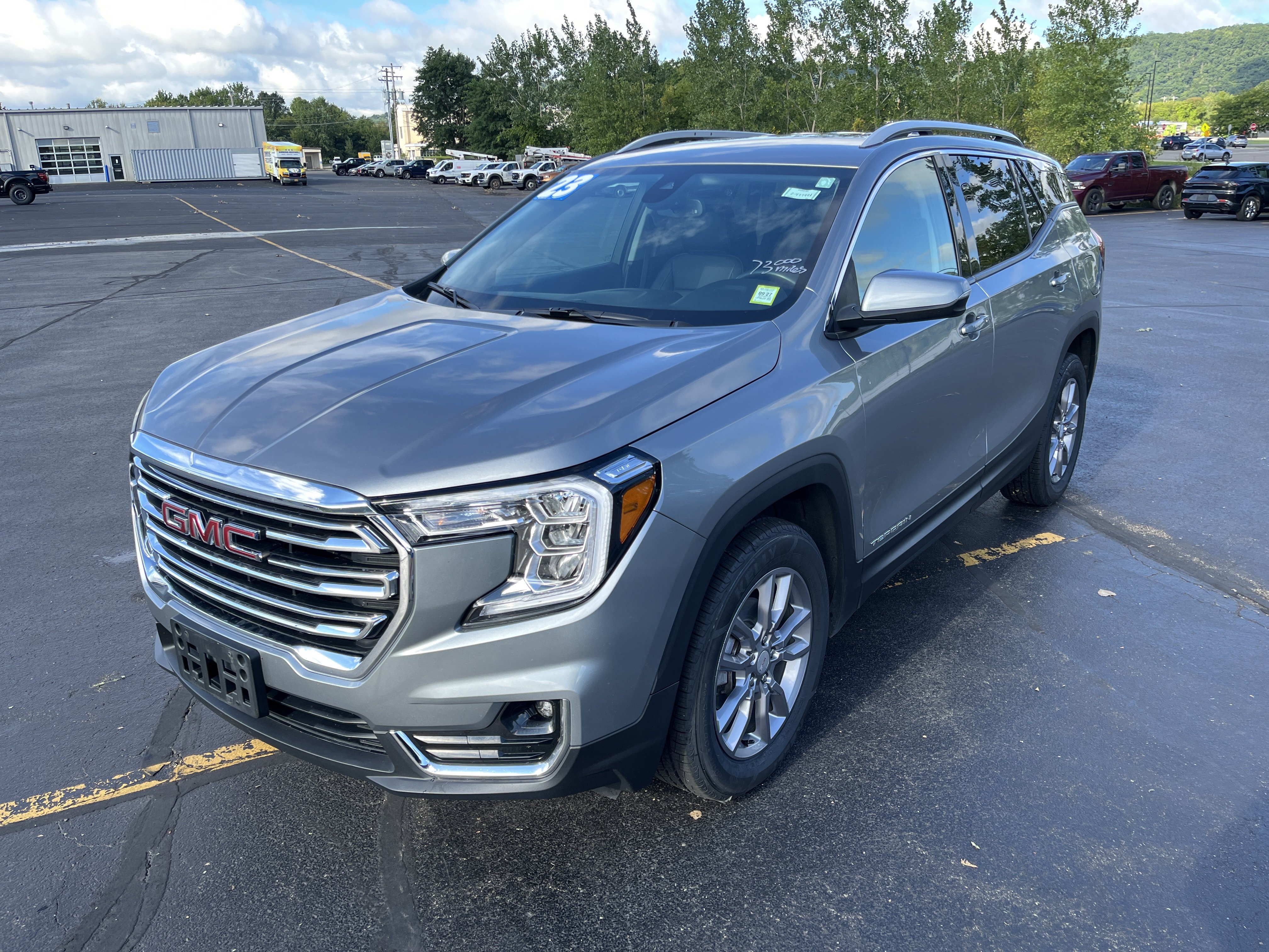 Used 2023 GMC Terrain SLT AWD/4WD video 1