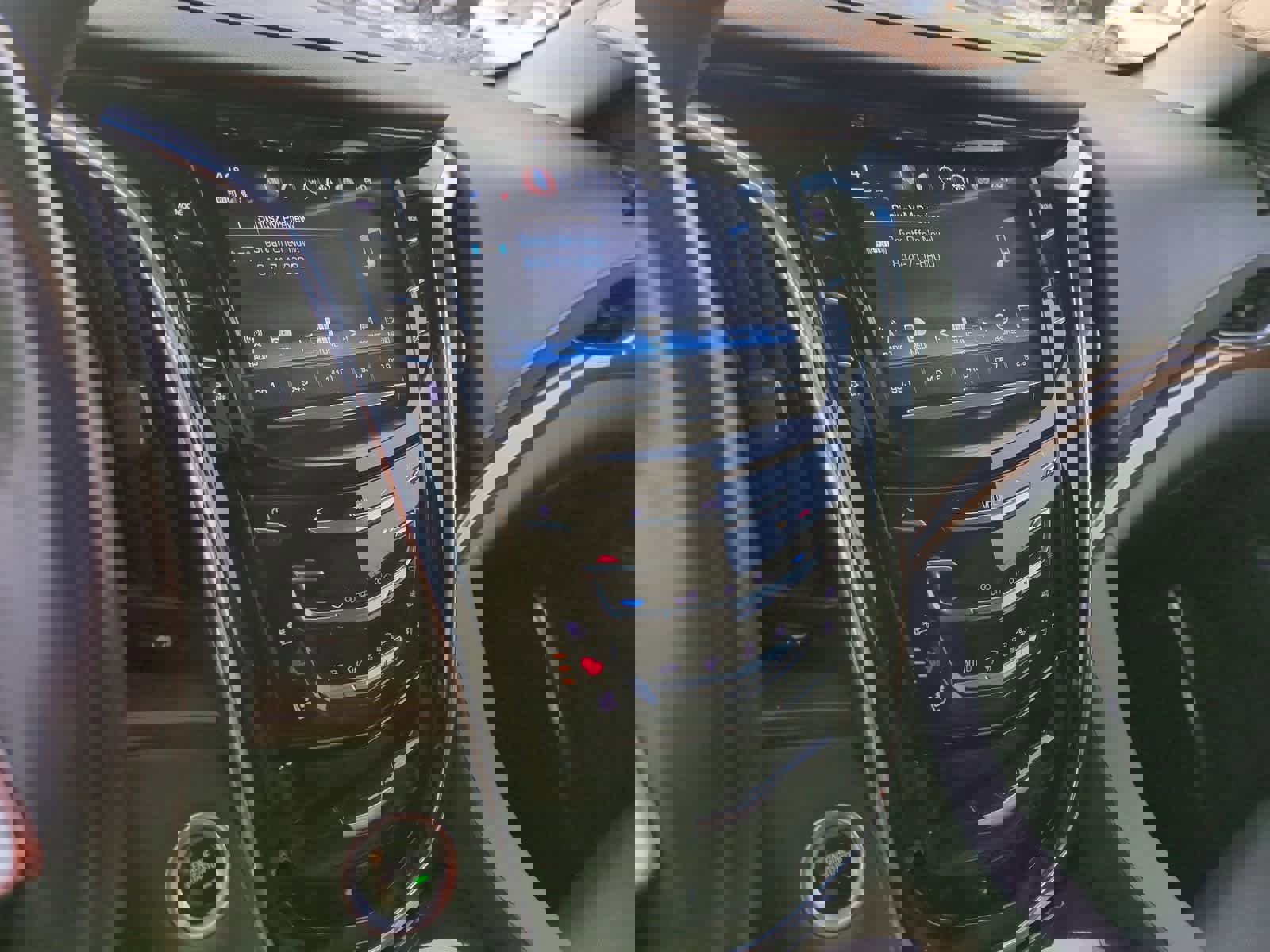 Used 2019 Cadillac Escalade ESV Luxury image 31