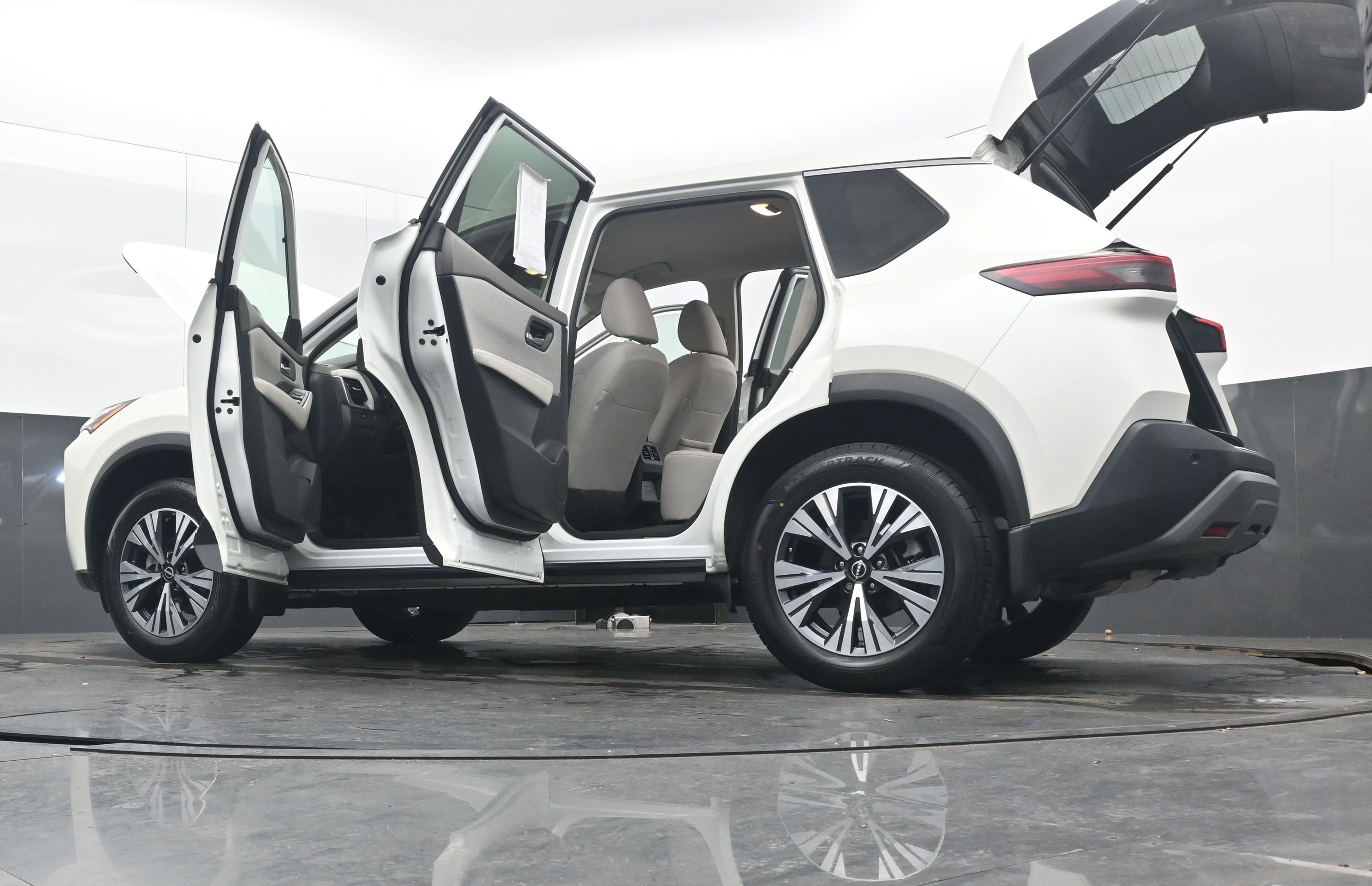 Certified 2023 Nissan Rogue SV image 41