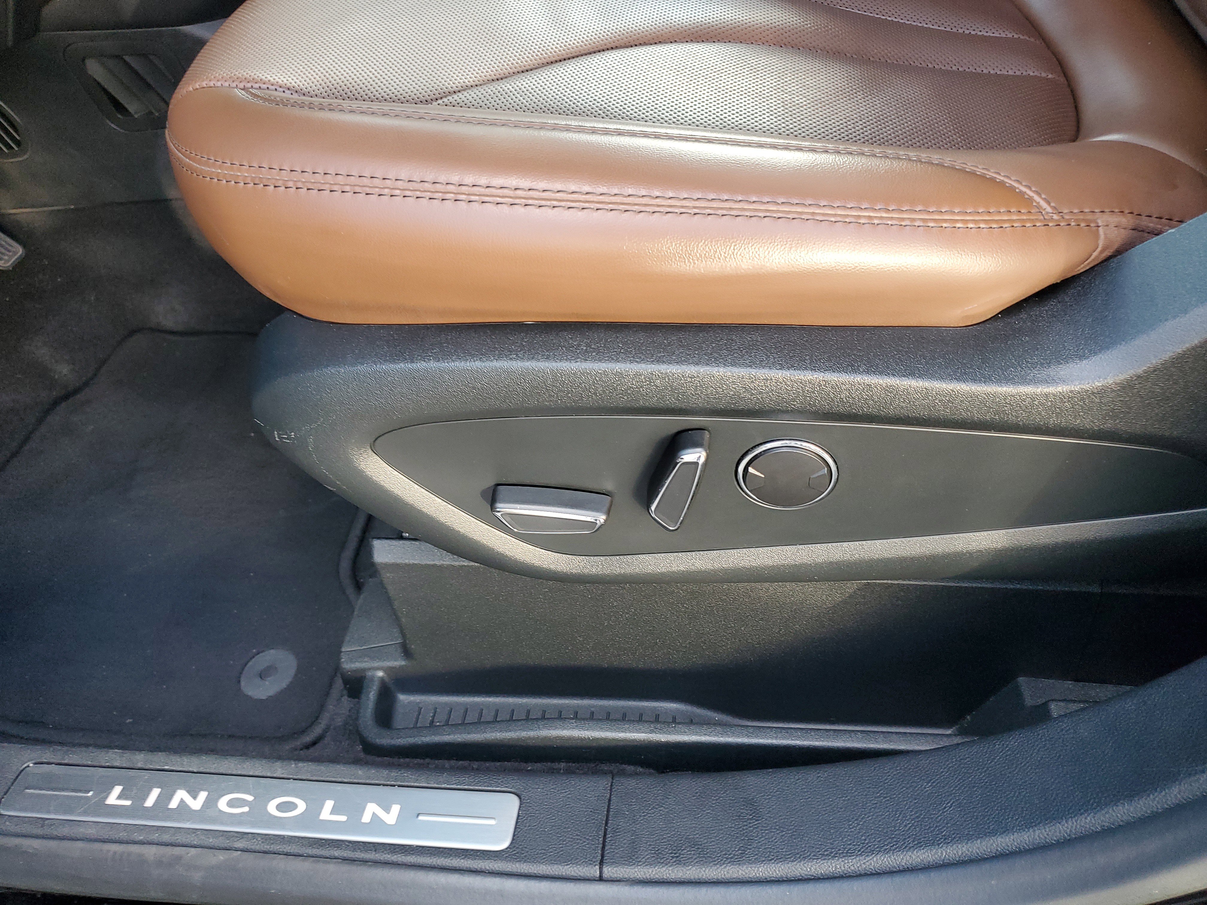 Certified 2022 Lincoln Nautilus Reserve w/ Equipment Group 201A image 19