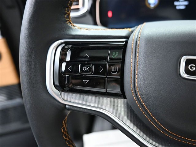Used 2023 Jeep Grand Wagoneer Series III image 12