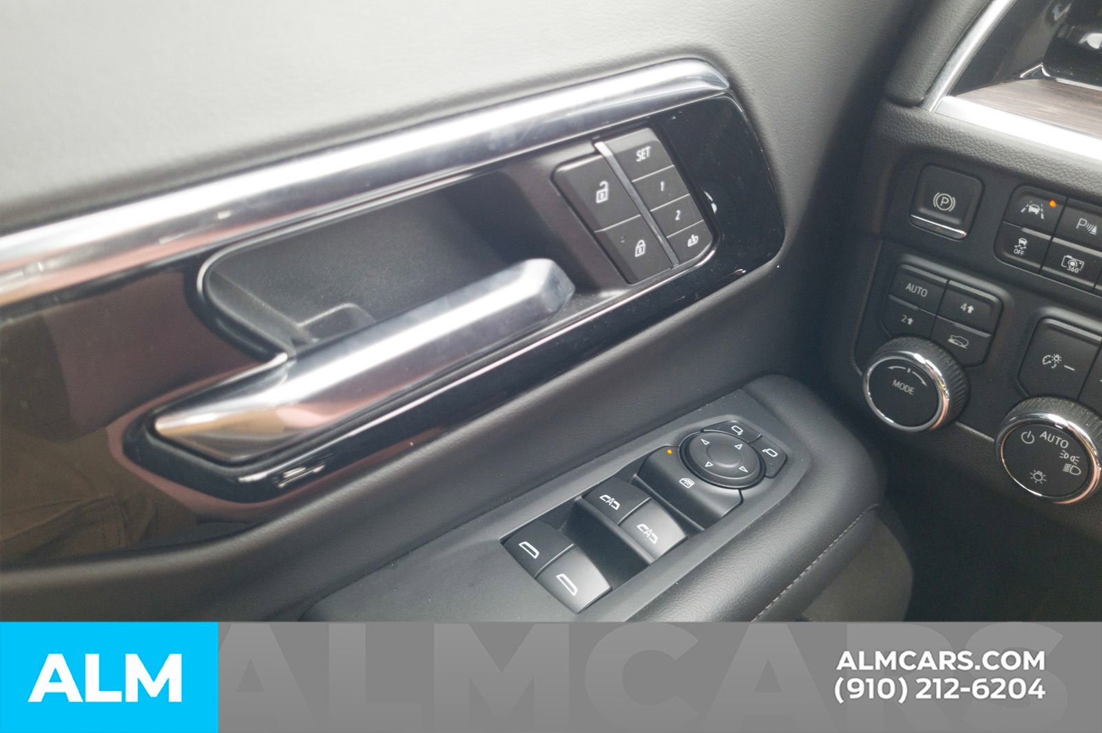 Used 2025 Chevrolet Tahoe LT AWD/4WD image 34