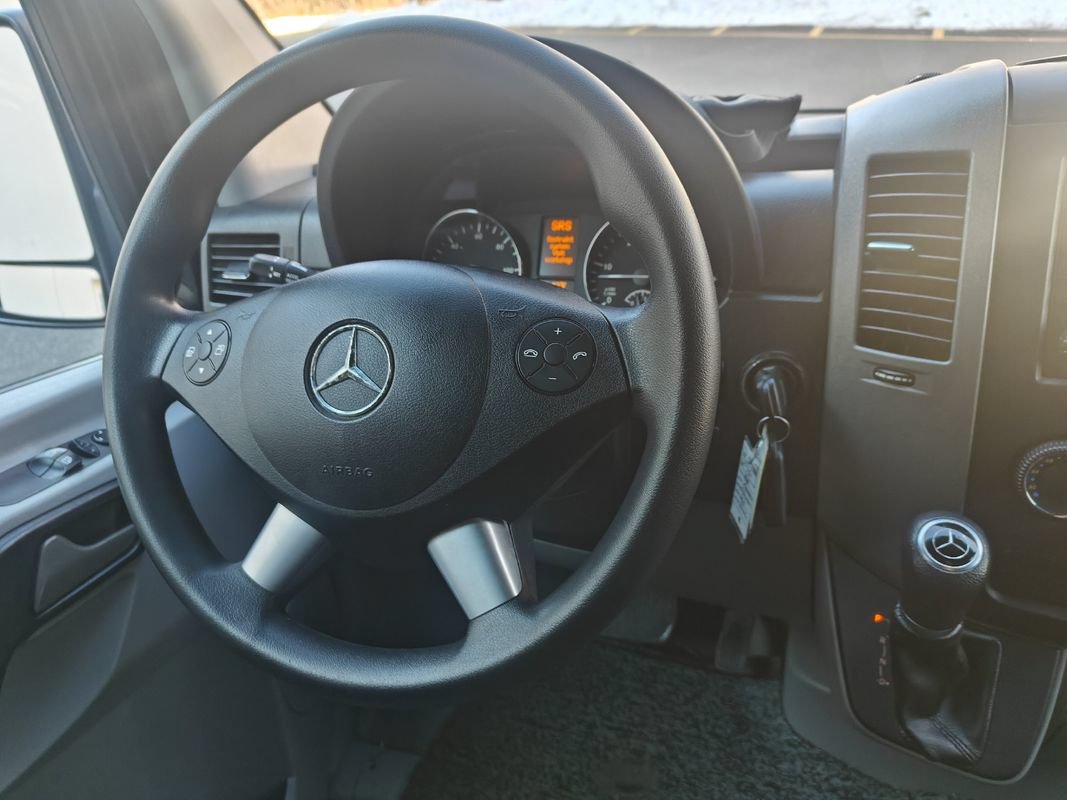 Used 2016 Mercedes-Benz Sprinter 2500 image 18