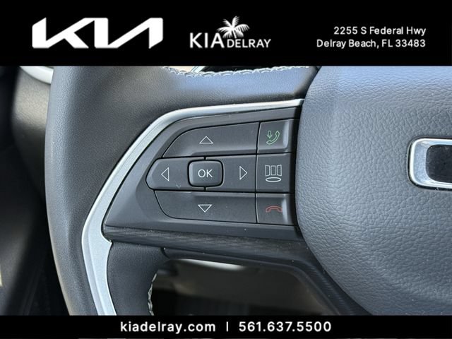 Used 2025 Jeep Grand Cherokee Laredo X w/ Luxury Tech Group I RWD image 28