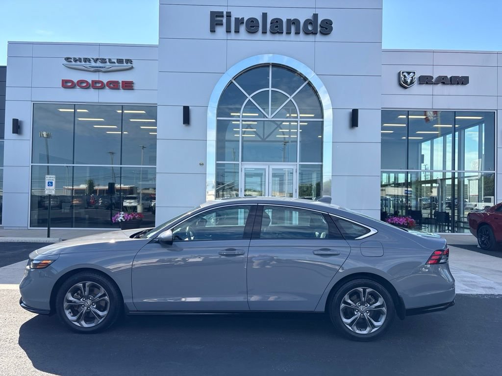 Used 2023 Honda Accord EX-L image 2