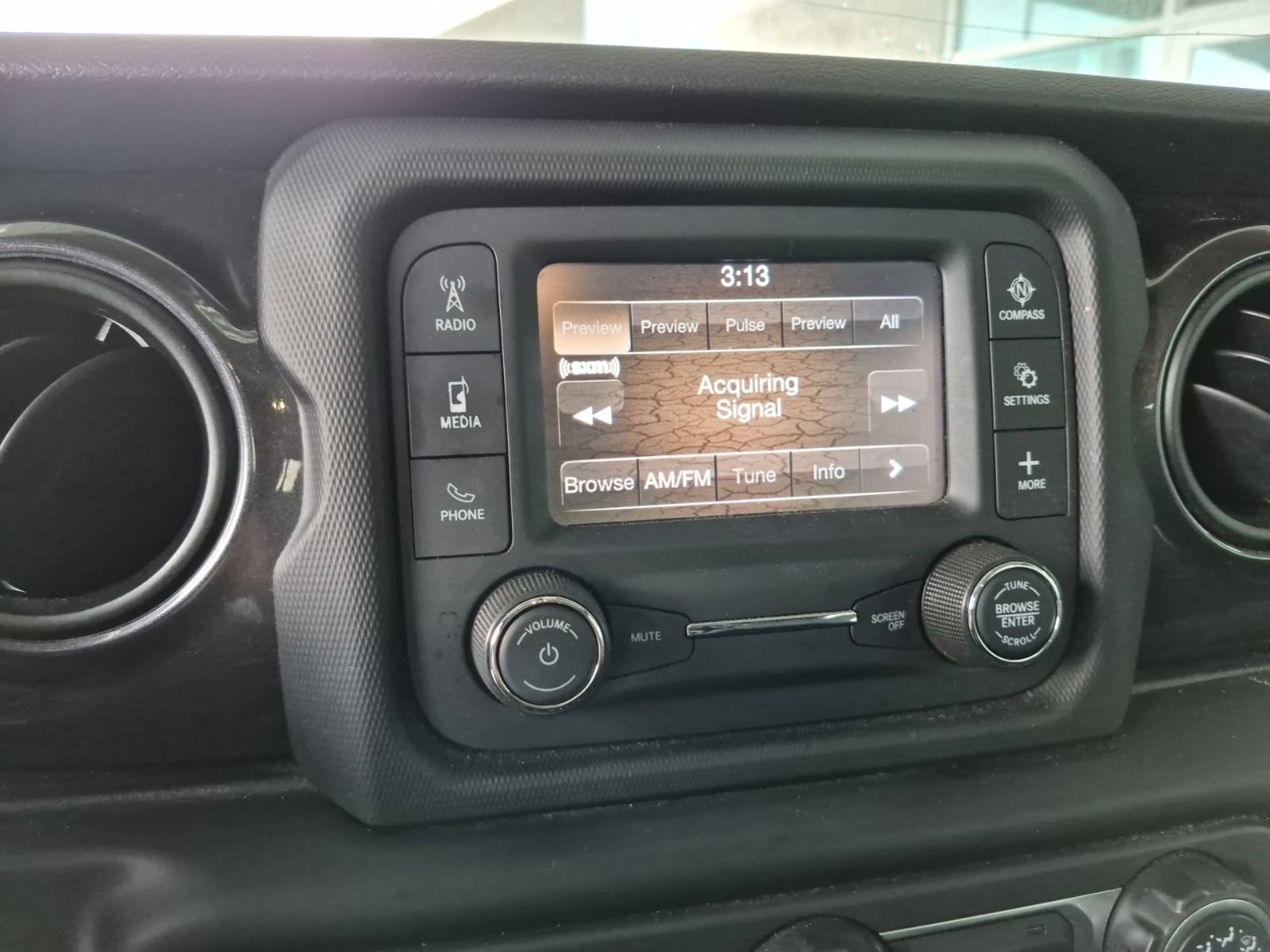 Used 2020 Jeep Gladiator Sport AWD/4WD image 14