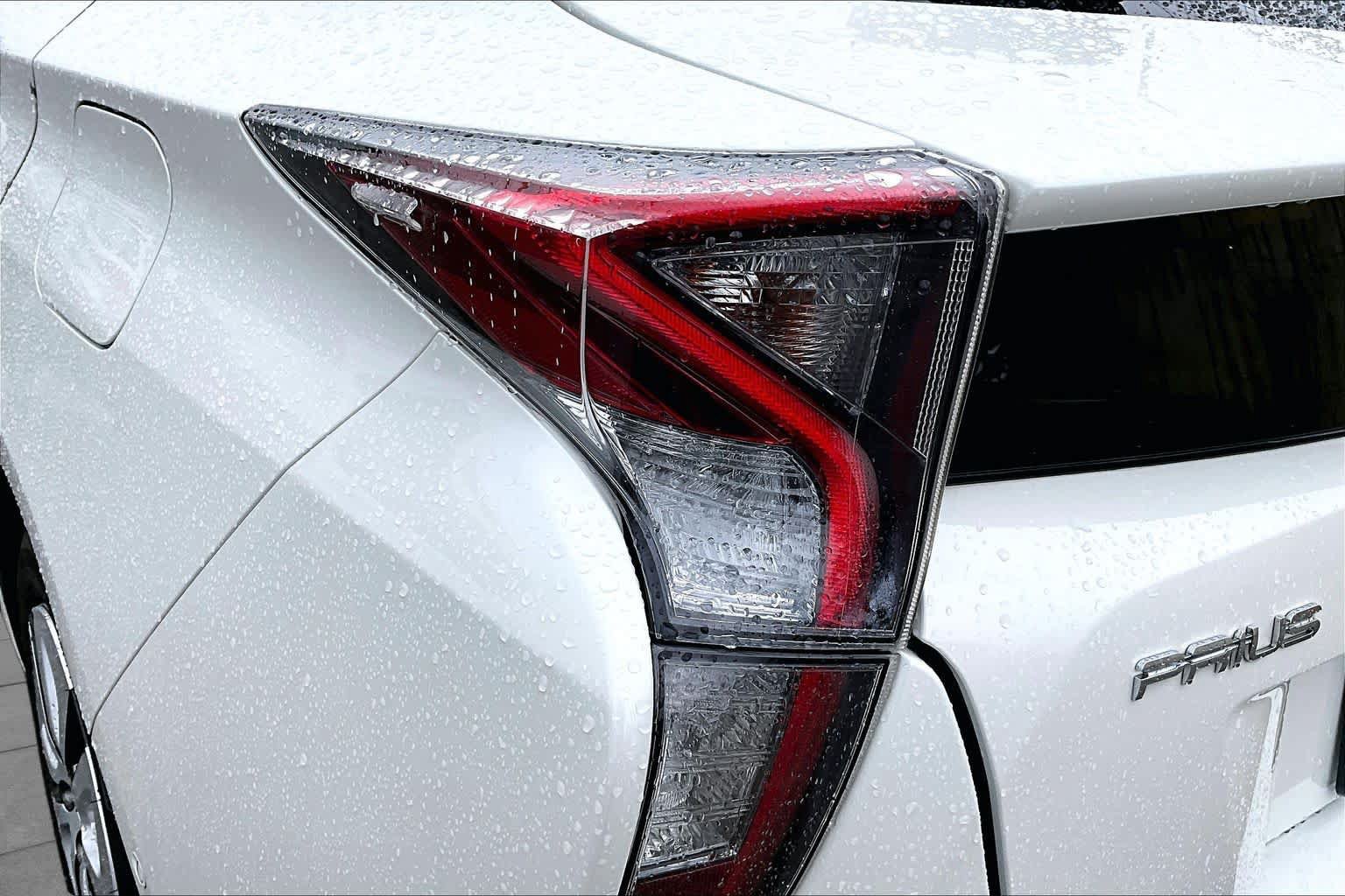 Used 2018 Toyota Prius Two w/ Prius Two Safety Plus Package FWD image 28