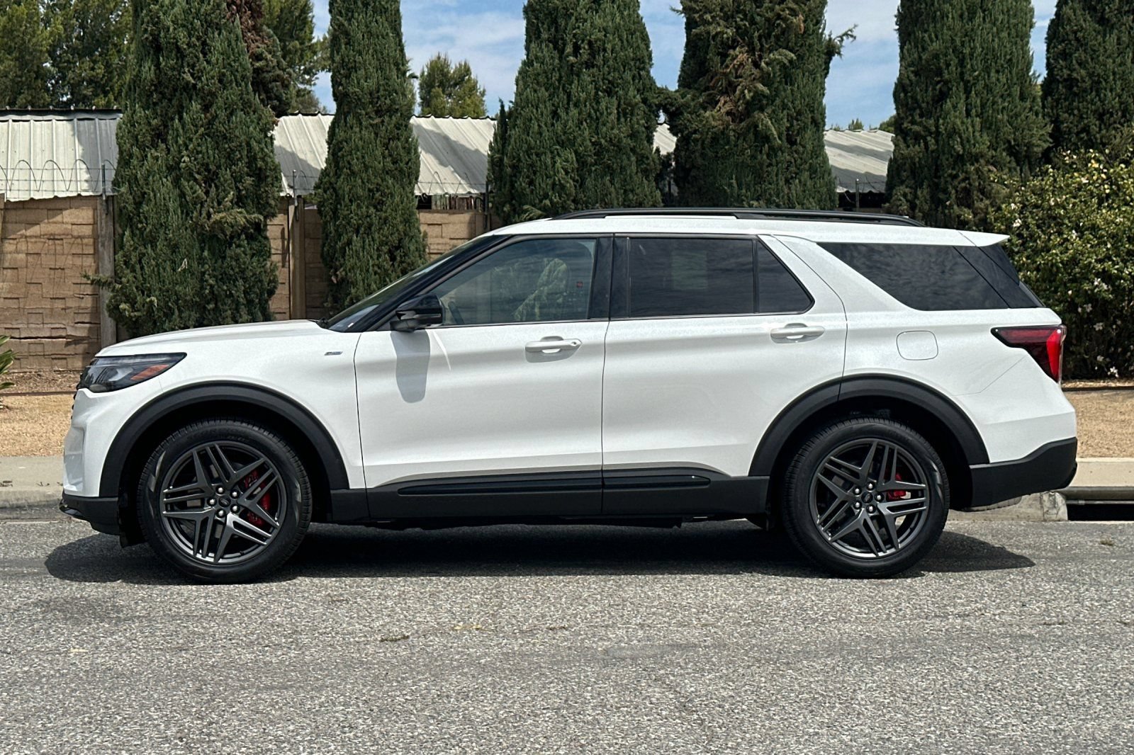 New 2026 Ford Explorer ST-Line w/ ST-Line Street Pack RWD image 7