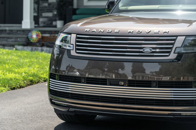 Used 2025 Land Rover Range Rover SV AWD/4WD image 64