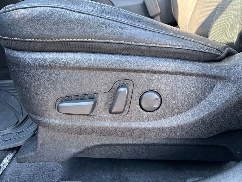 Used 2024 Kia Telluride EX w/ EX Captain's Chair Package image 16
